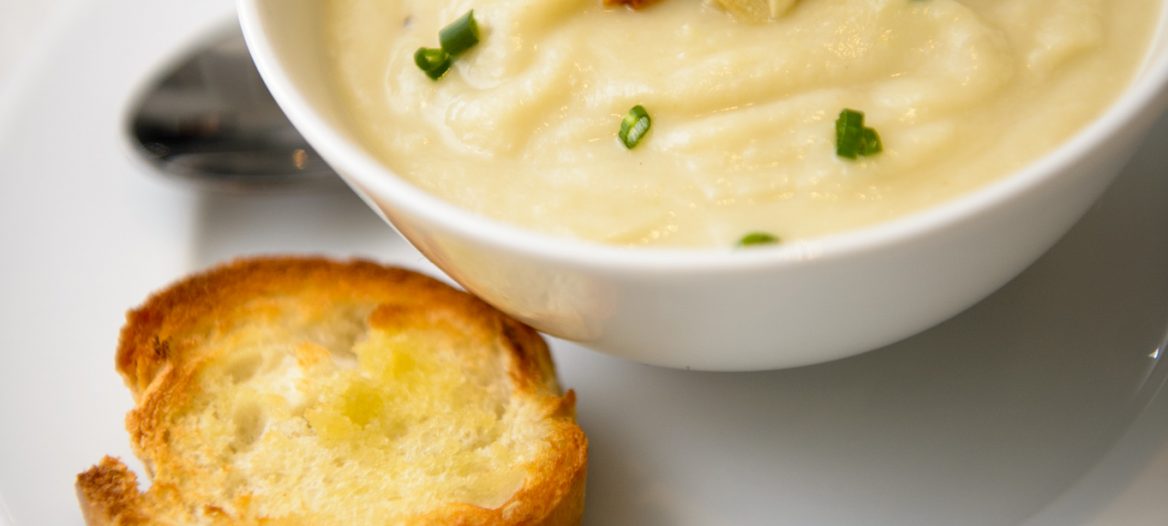 Almond & Cauliflower Soup